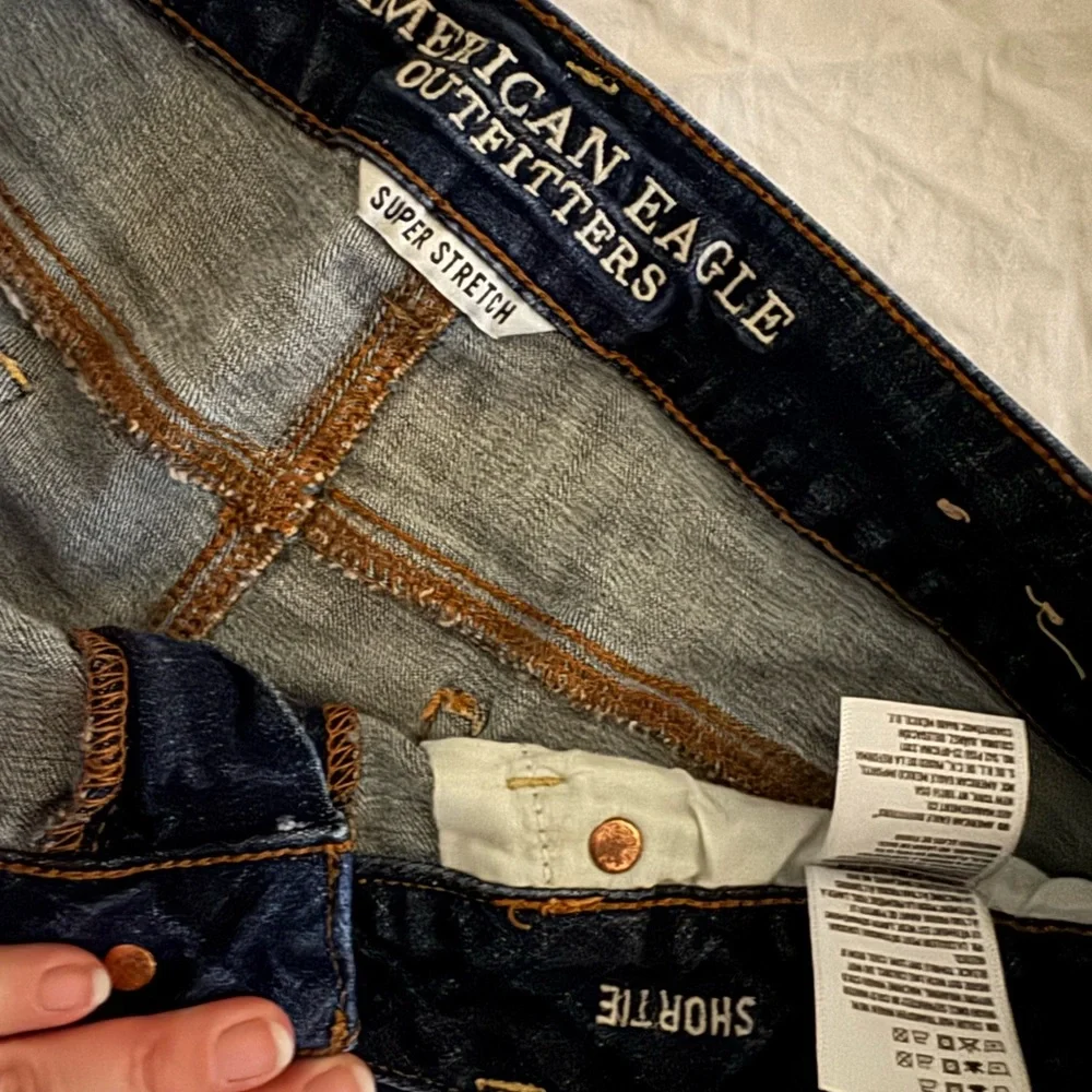 American Eagle Super Stretch “Shortie” Shorts - Picture 3 of 4